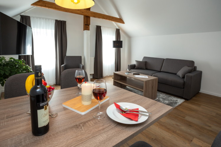 Wohn-/ Esszimmer Wohnung 12
